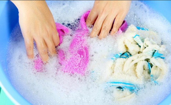 The towel is the ideal environment for bacteria to grow Picture 2