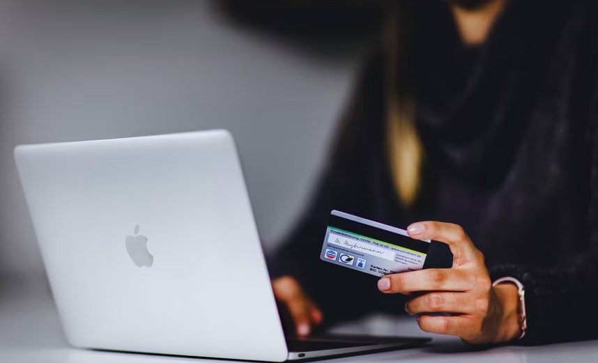 person purchasing online using a credit card