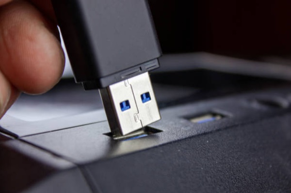 Picture 1 of USB Flash Drive is Not Recognized on Windows and Mac: How to Fix