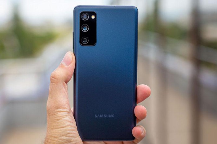 Review Samsung Galaxy S20 FE Fan Edition Picture 3