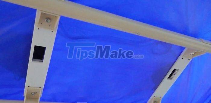 It only takes 15 minutes to assemble, the 'safely isolated sampling chamber' is ready for testing in Vietnam Picture 9