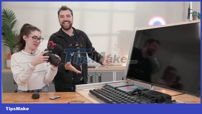 Homemade world's largest laptop, 43 inch screen Picture 4