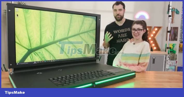 Homemade world's largest laptop, 43 inch screen Picture 6