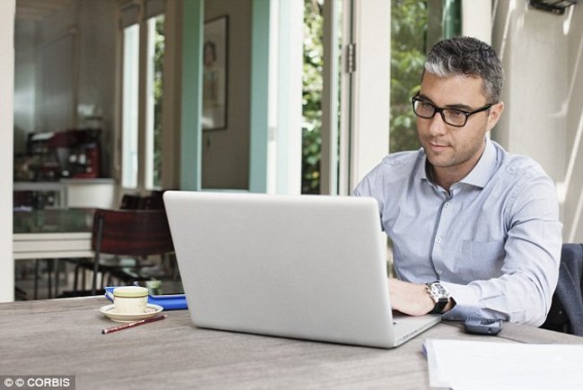 10 middle-aged crisis warning signs everyone needs to know Picture 5