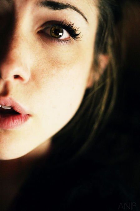 10 reasons to make you uncomfortable in the eyes of others Picture 2