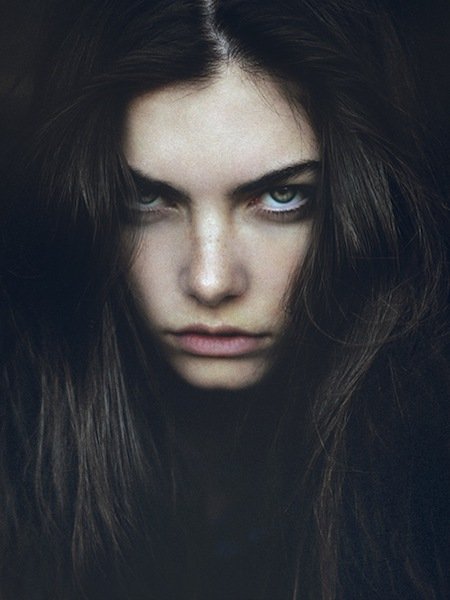 10 reasons to make you uncomfortable in the eyes of others Picture 5