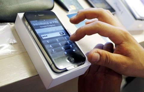 10 signs of mobile phone addiction Picture 1