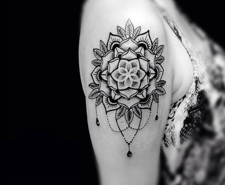 100+ Best Tattoo Models Picture 32