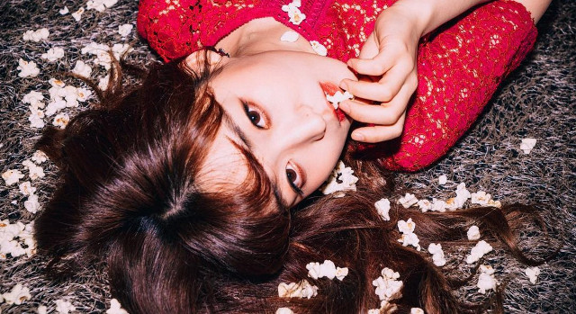 11 signs to let you know that person is trying to hide his feelings Picture 5