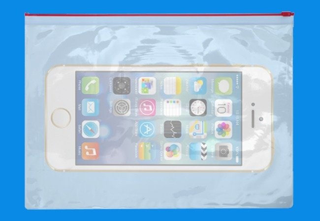 12 essential items you should bring when traveling Picture 11