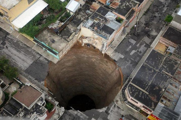 12 mysterious deepest holes in the planet Picture 12