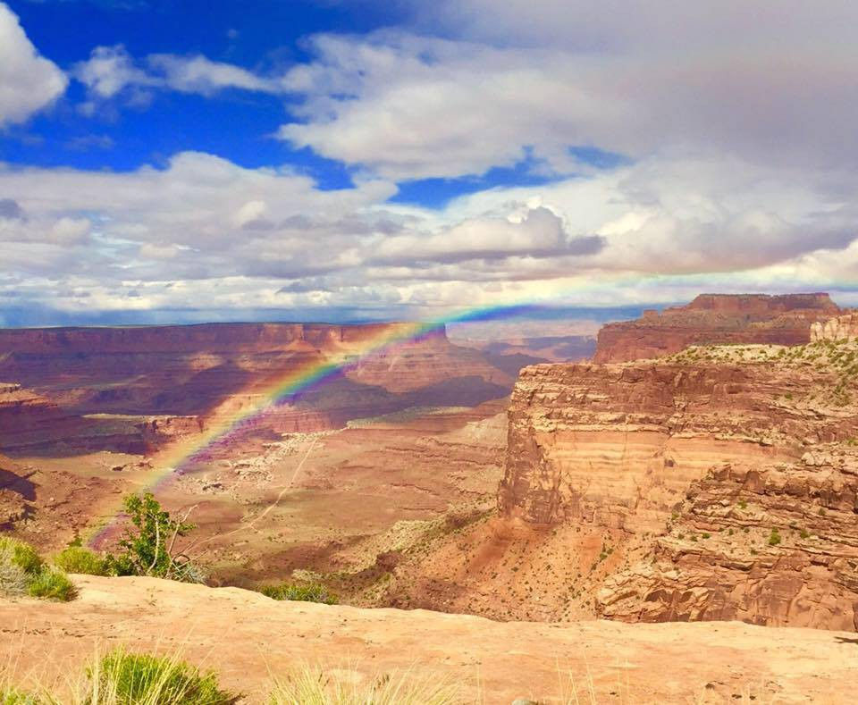 15 beautiful rainbow moments appear throughout the Earth Picture 11