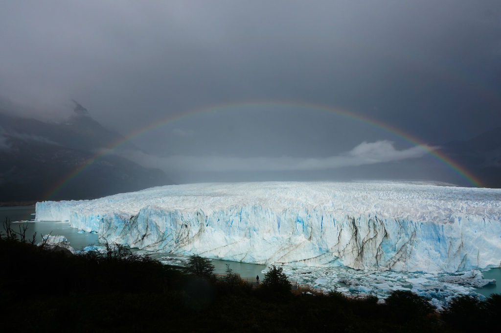 15 beautiful rainbow moments appear throughout the Earth Picture 8