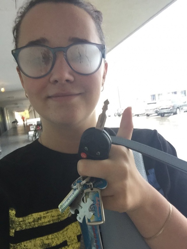 15 difficult to say only those who wear glasses close to understand Picture 11