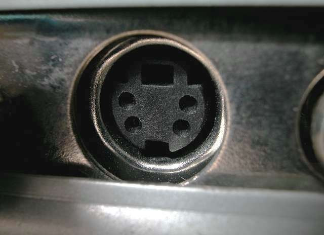 16 connection ports are commonly found on computers and their functions Picture 17