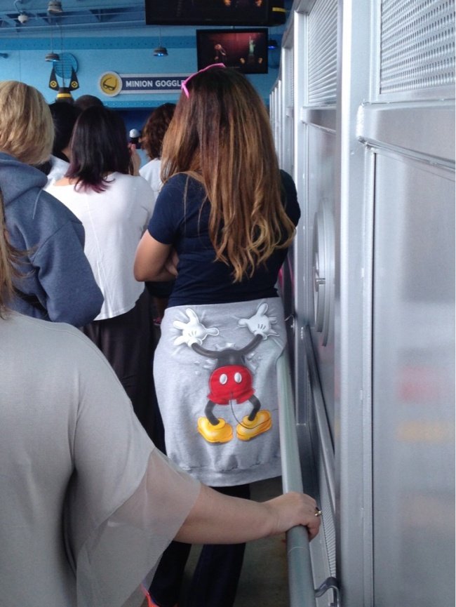 16 quirky costume designs raise many questions Picture 3