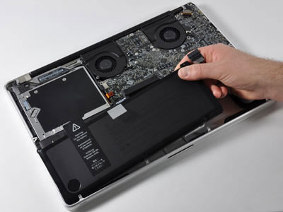 17-inch MacBook Pro surgery Picture 12