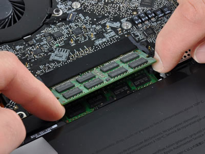 17-inch MacBook Pro surgery Picture 8