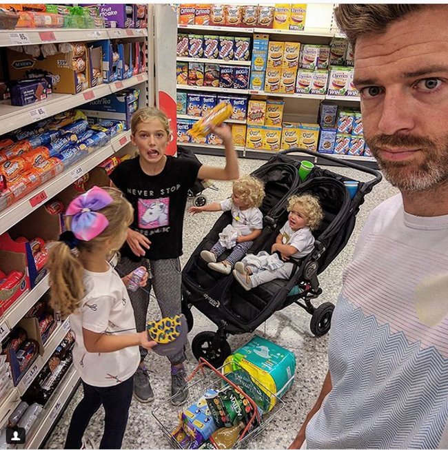 18 funny situations that most young fathers have gone through Picture 11