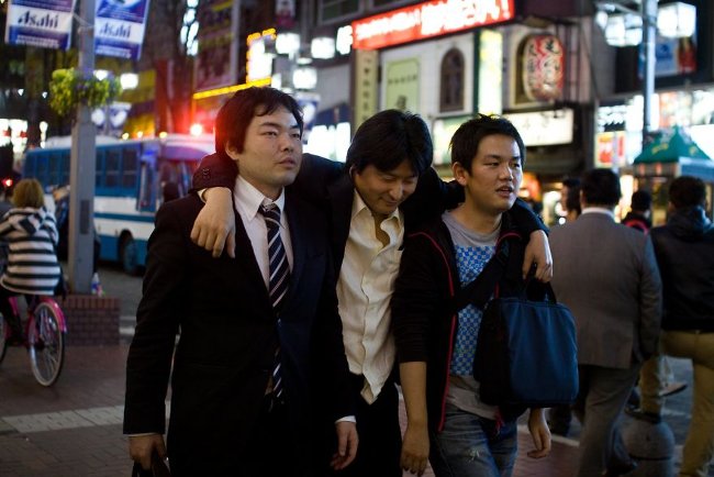 20+ images of the secret behind the lives of Japanese businessmen Picture 10