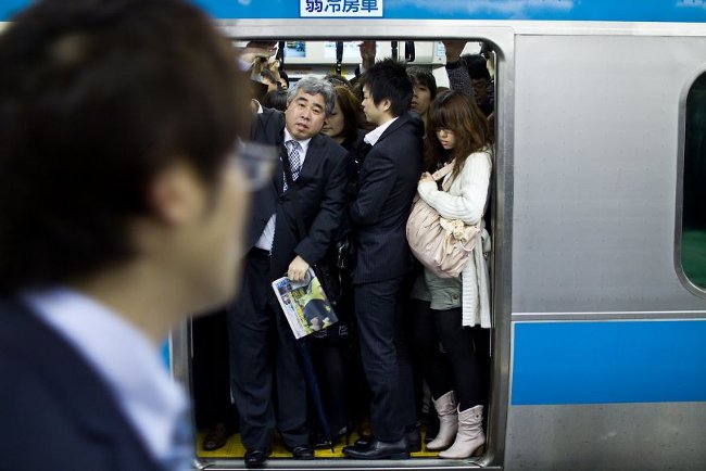 20+ images of the secret behind the lives of Japanese businessmen Picture 19