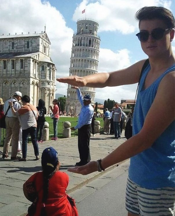 20+ types of imagery taking virtual life with the leaning tower of Pisa Picture 4