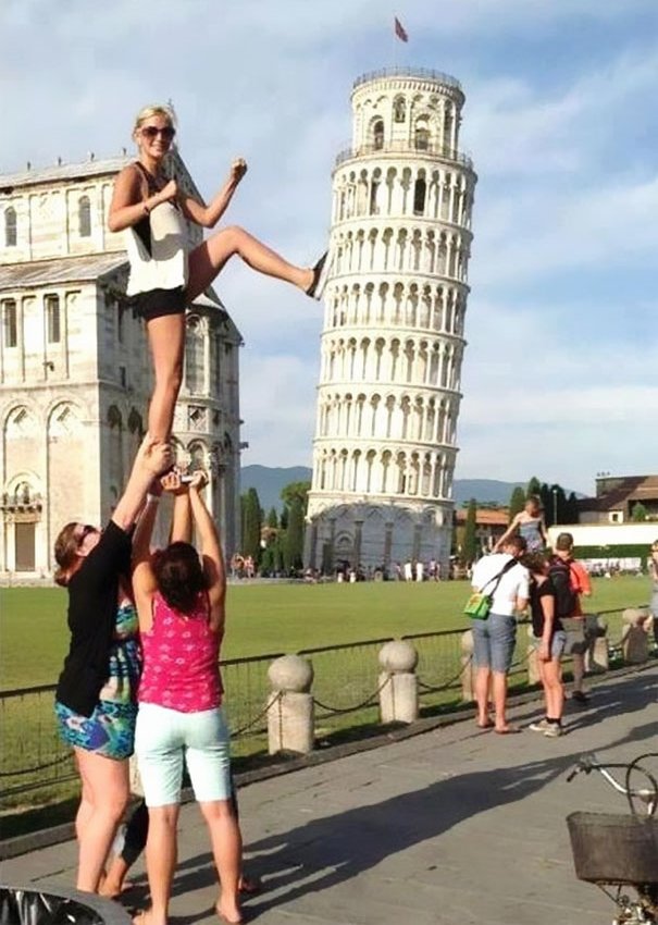 20+ types of imagery taking virtual life with the leaning tower of Pisa Picture 7