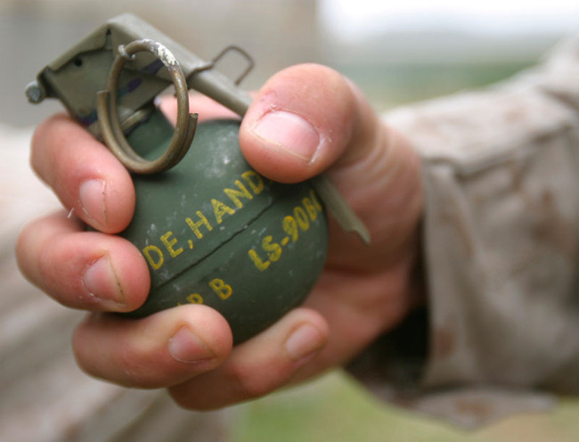 20 types of strange objects discovered in the human body make you 'floaters' Picture 8