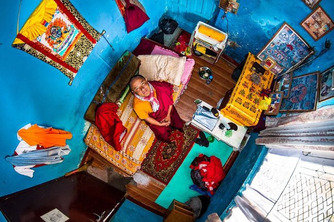 23 interesting images of the bedroom space of people all over the world Picture 11
