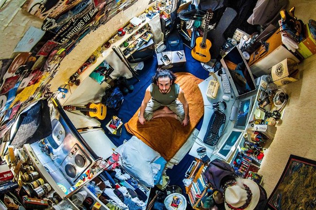 23 interesting images of the bedroom space of people all over the world Picture 4