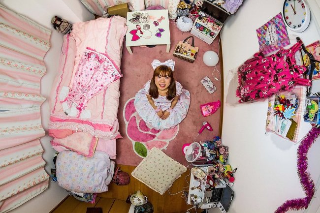 23 interesting images of the bedroom space of people all over the world Picture 9