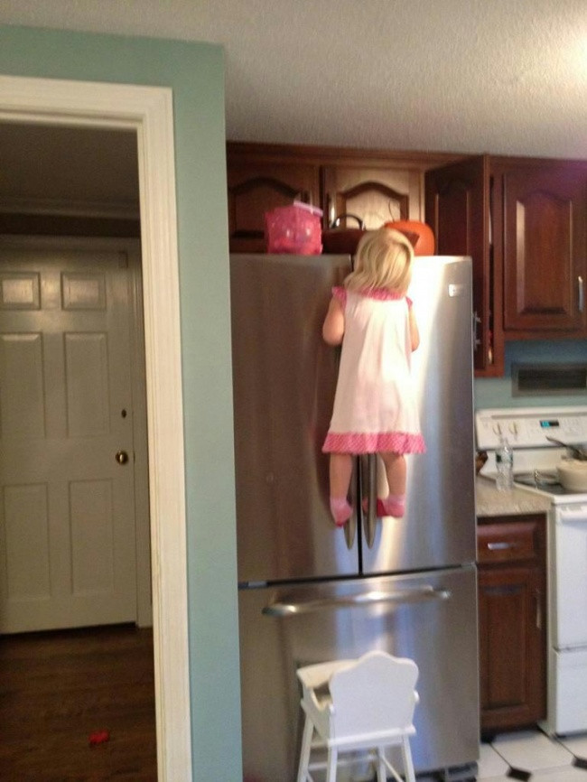 27 funny pictures show that a home with young children is a 'nightmare' Picture 12