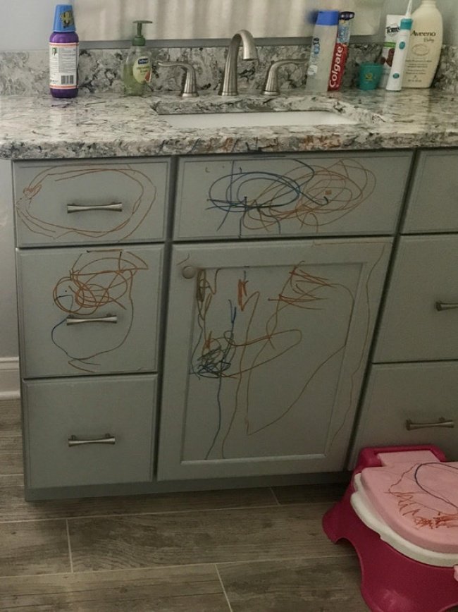 27 funny pictures show that a home with young children is a 'nightmare' Picture 23