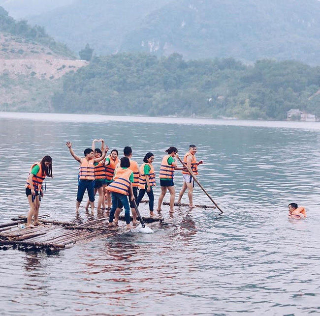 3 places to visit near Hanoi to visit the same class before breaking up the students Picture 4