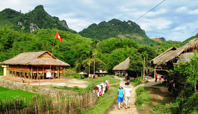 3 places to visit near Hanoi to visit the same class before breaking up the students Picture 6