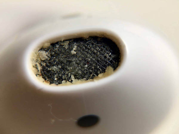 3 reasons why you should never borrow or lend a headset Picture 5