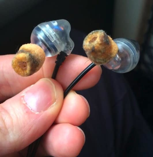 3 reasons why you should never borrow or lend a headset Picture 9