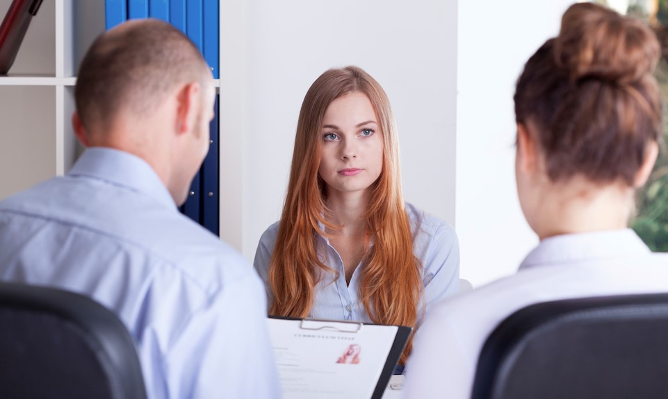 3 simple ways to help you easily talk to employers during the interview Picture 3