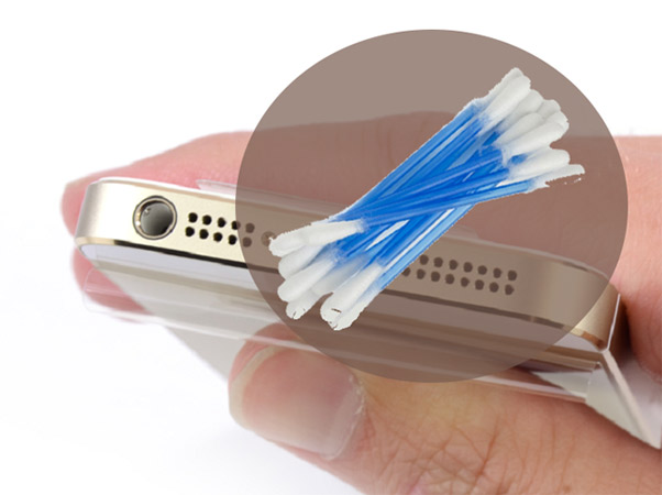 3 ways to clean the Lightning charging port help iPhone charge faster Picture 3