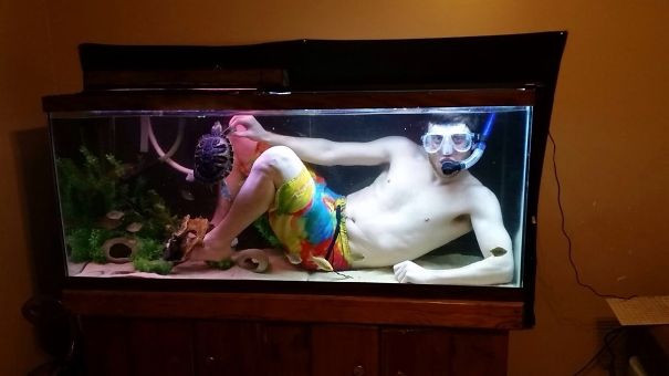 30+ funny shots prove men never bear big Picture 42