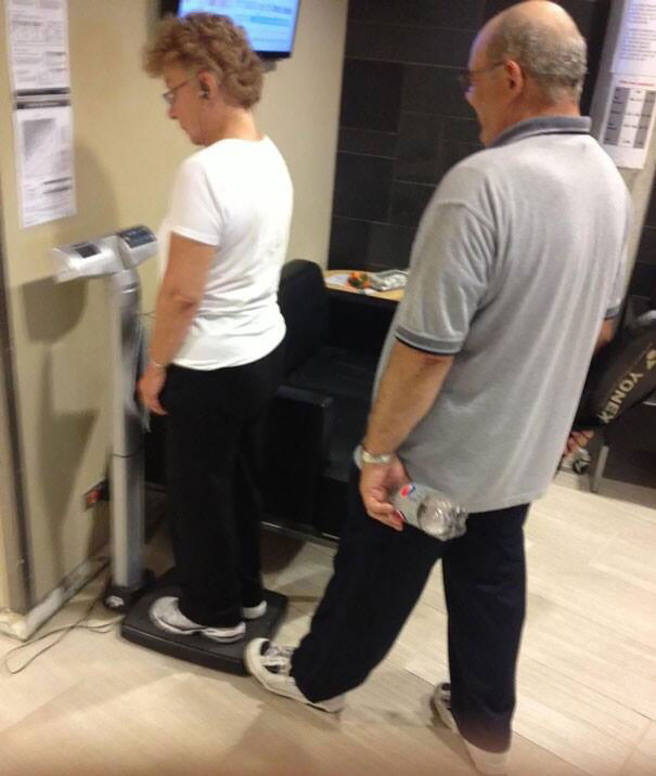 30+ funny shots prove men never bear big Picture 43