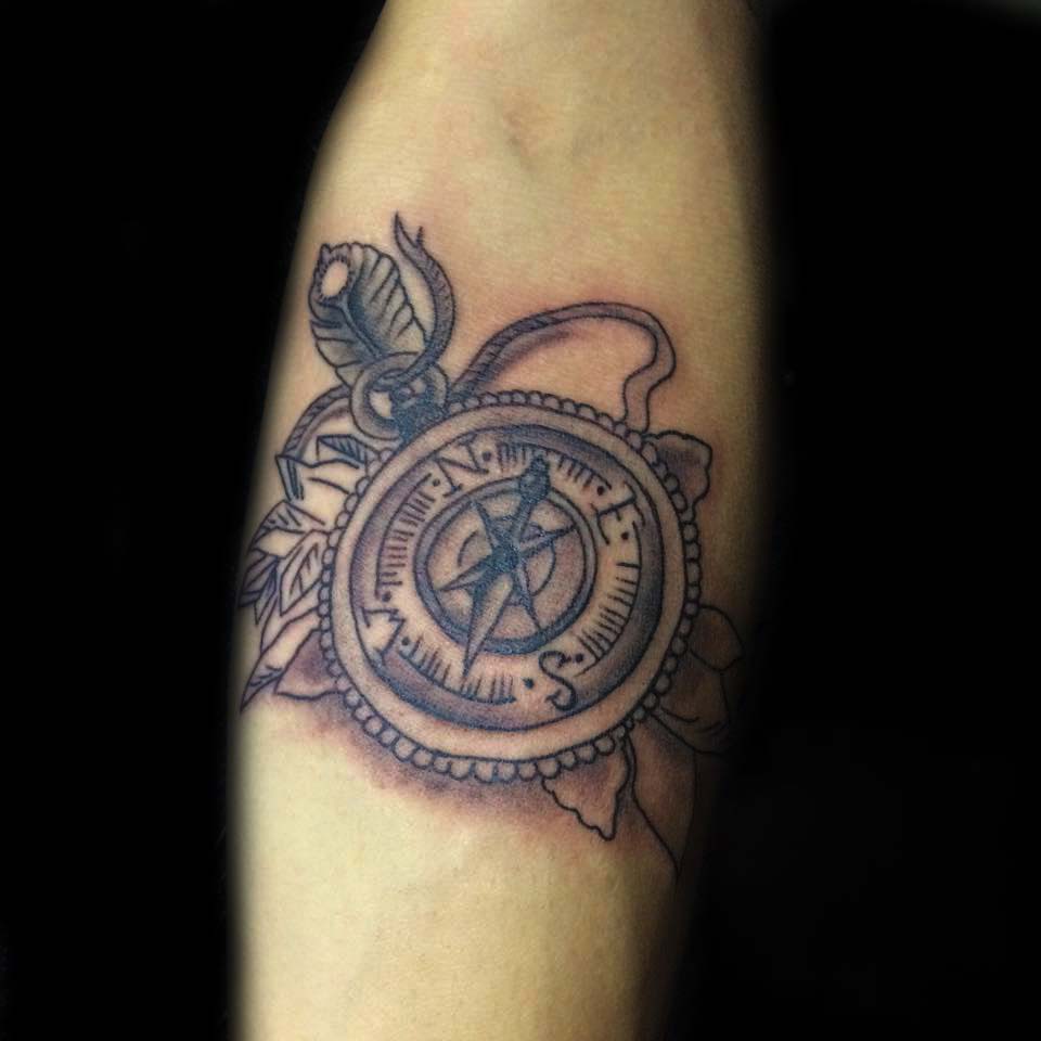 30+ Nice Compass tattoos Picture 17