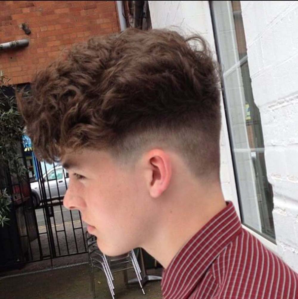 30+ the most beautiful men's Undercut hairstyle 2020 Picture 13