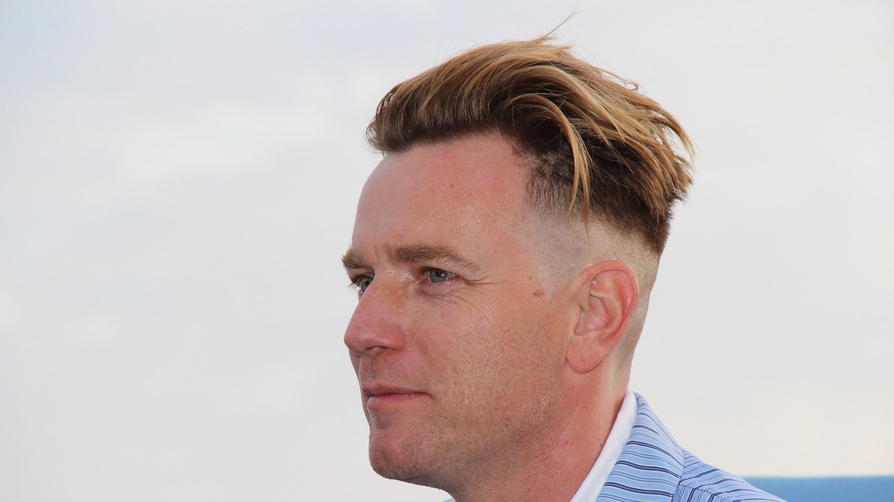 30+ the most beautiful men's Undercut hairstyle 2020 Picture 25