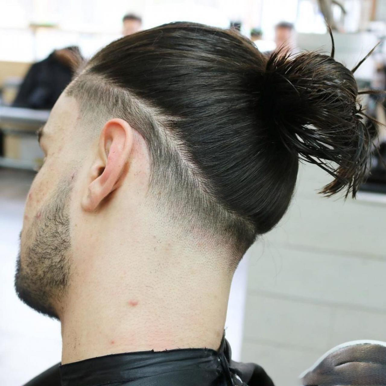30+ the most beautiful men's Undercut hairstyle 2020 Picture 8