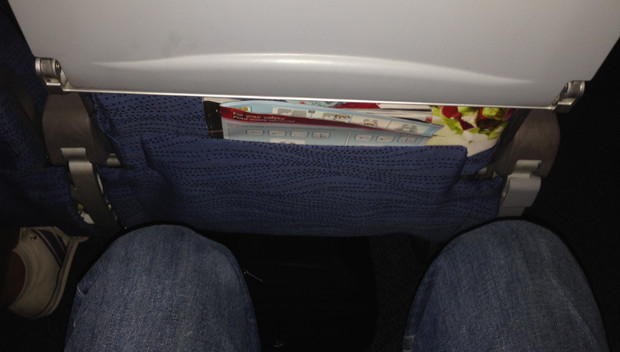 5 familiar but dirty items on the plane Picture 4