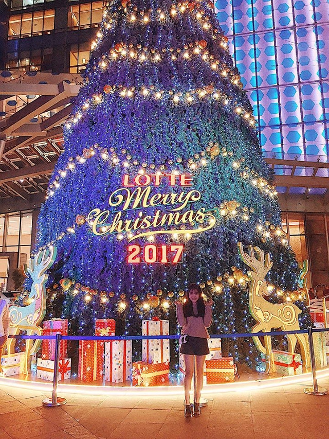5 places to check and fire the machine with the biggest Christmas tree in Hanoi in 2017 Picture 10