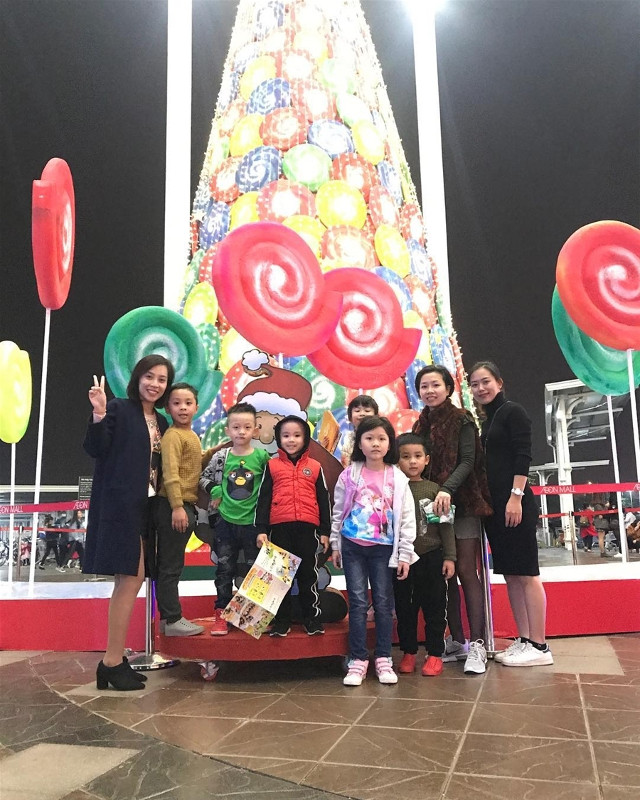 5 places to check and fire the machine with the biggest Christmas tree in Hanoi in 2017 Picture 12