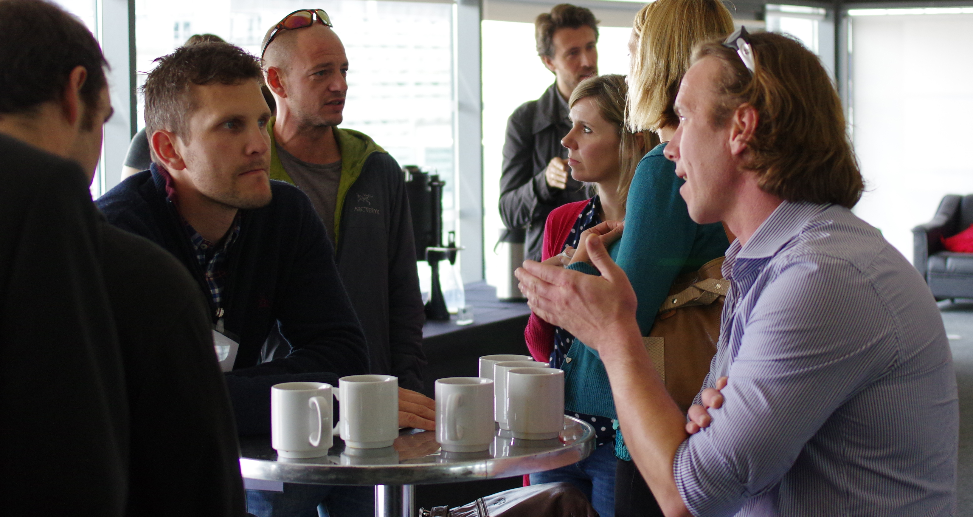 5 situations where entrepreneurs should not identify themselves as CEOs Picture 2