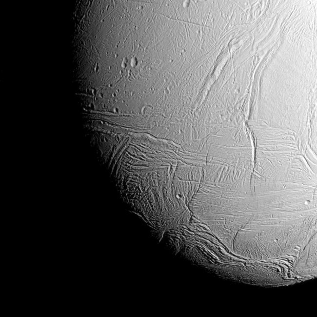 50 images of Saturn's Enceladus moon - where life can exist (Part 1) Picture 9